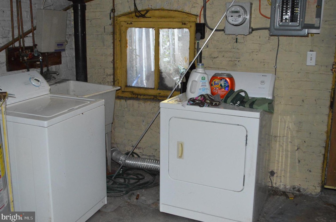 3243 Abell Ave, Baltimore MD 21218-3412 exterior