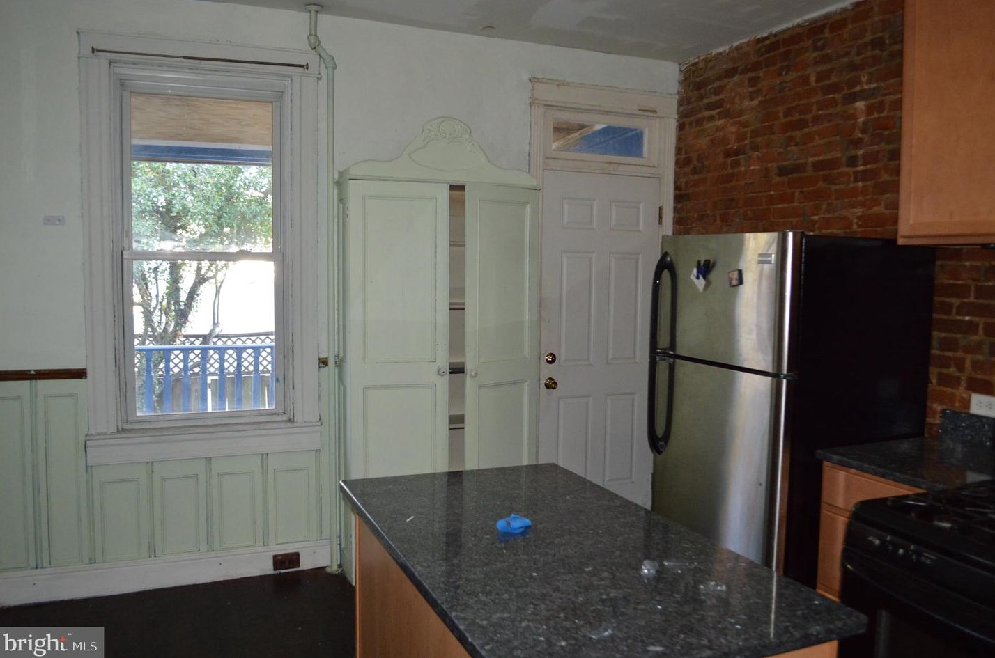 3243 Abell Ave, Baltimore MD 21218-3412 exterior