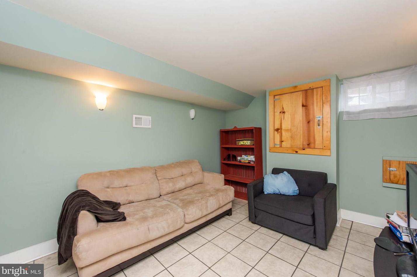 3208 Elliott St, Baltimore MD  21224-5014 exterior