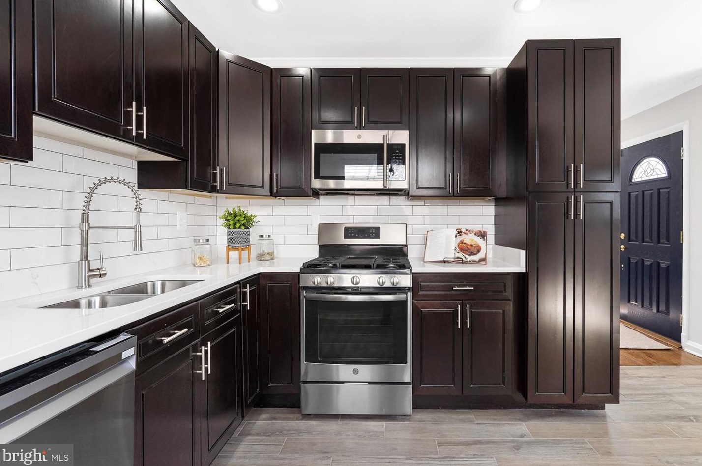 6019 Western Run Dr, Baltimore MD  21209-4007 exterior