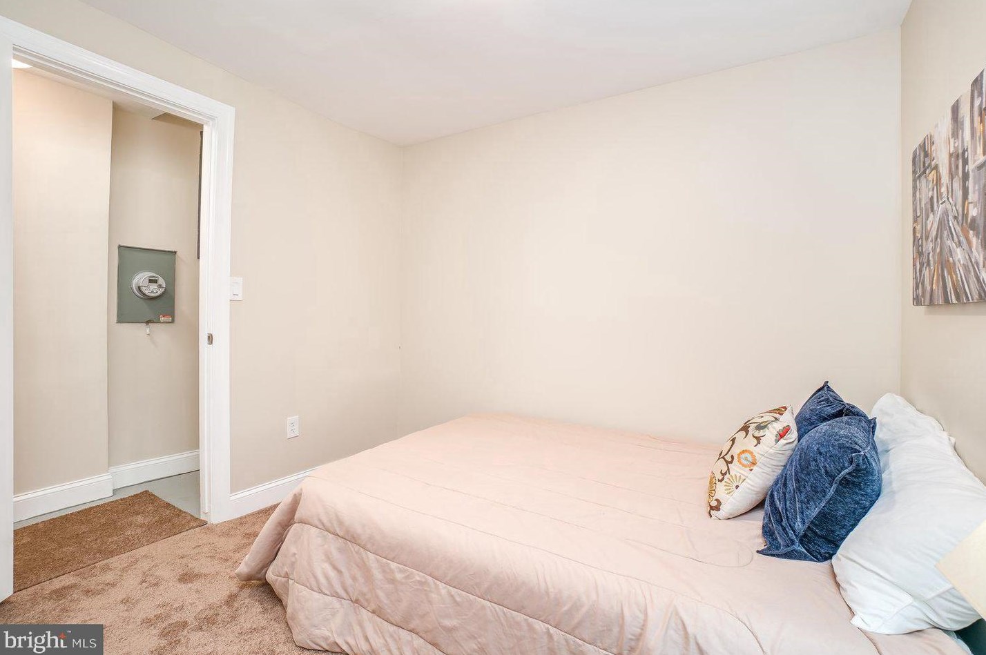 900 Ashburton St, Baltimore MD  21216-4344 exterior