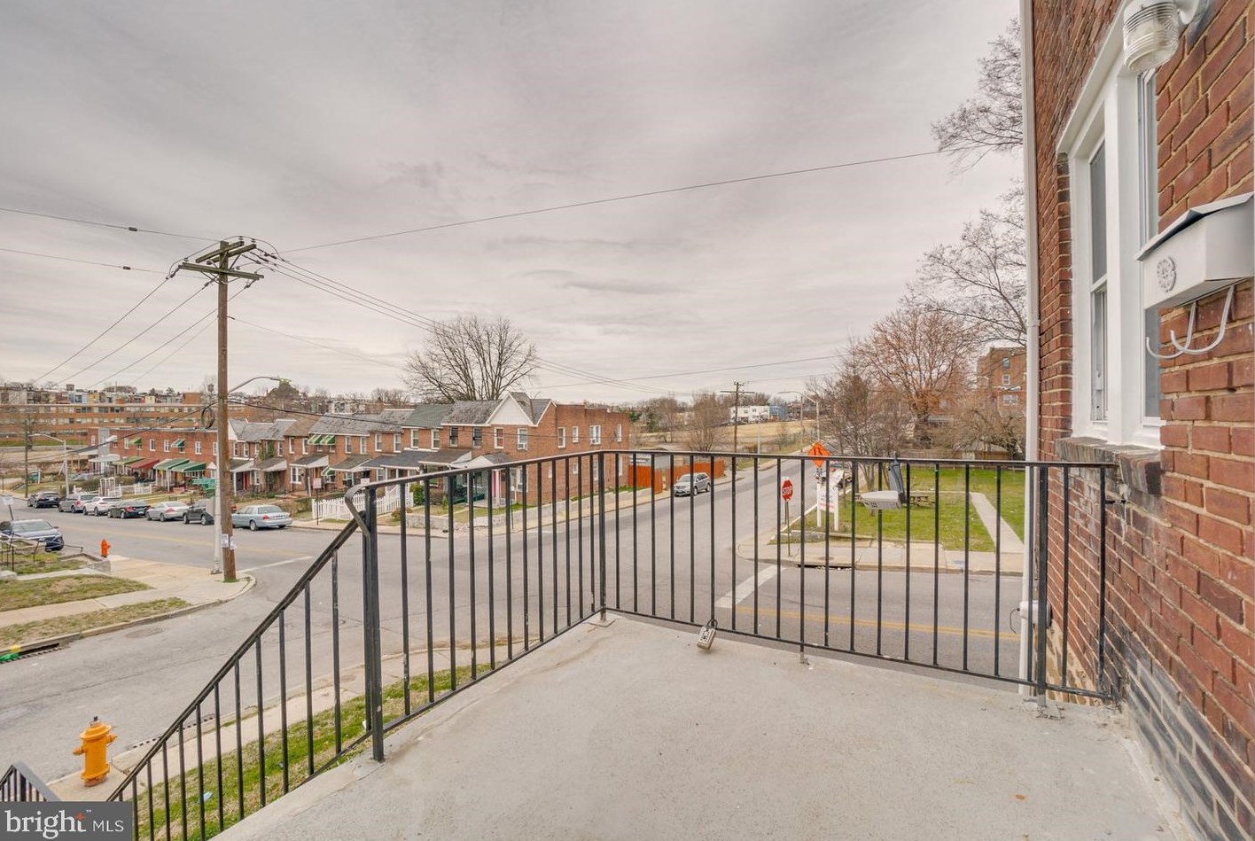 900 Ashburton St, Baltimore MD  21216-4344 exterior