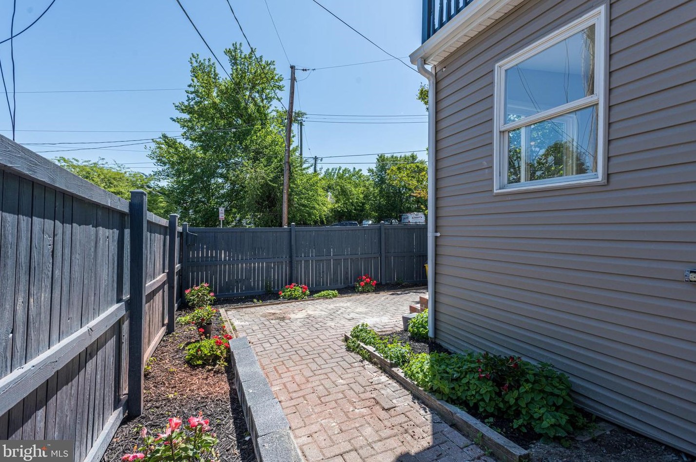 802 Mangold St, Baltimore MD  21230-2505 exterior