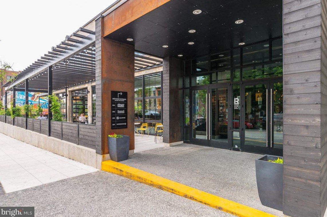 325 27th St, Baltimore MD  21211-3004 exterior