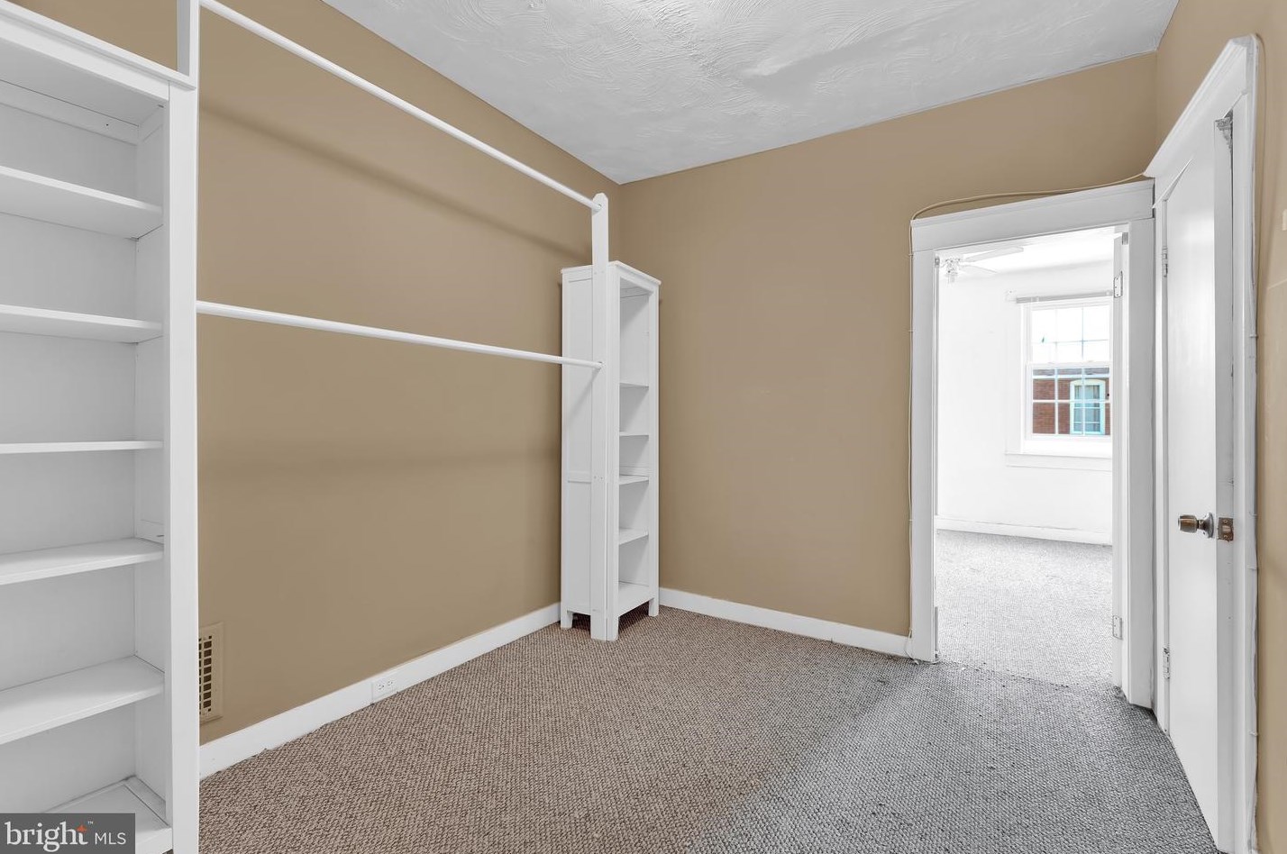 264 Robinson St, Baltimore MD  21224-4929 exterior