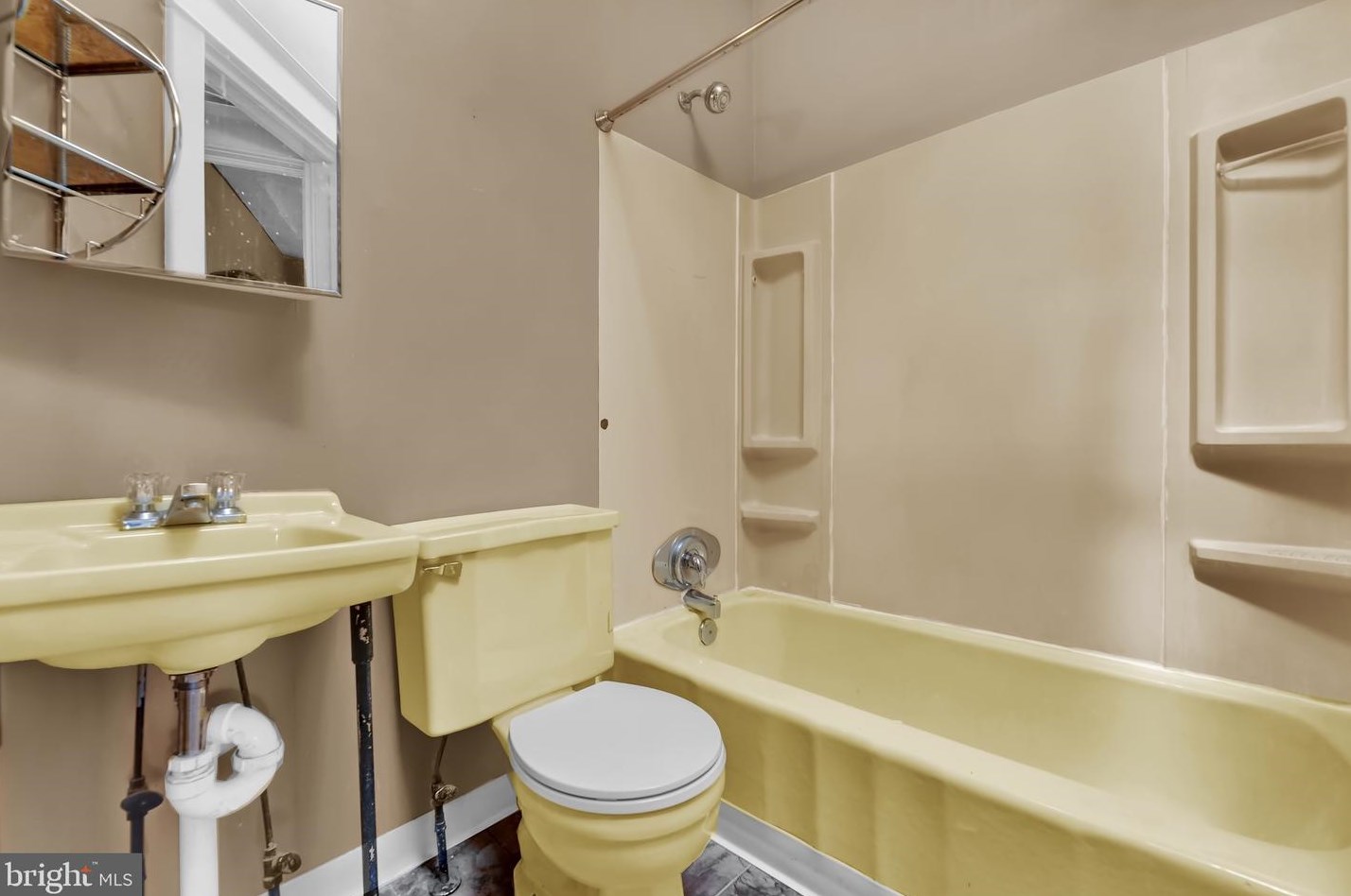 264 Robinson St, Baltimore MD  21224-4929 exterior