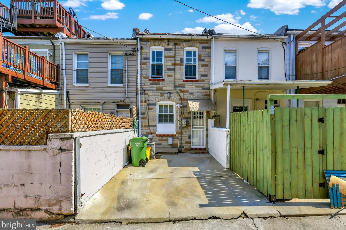 264 Robinson St, Baltimore MD  21224-4929 exterior