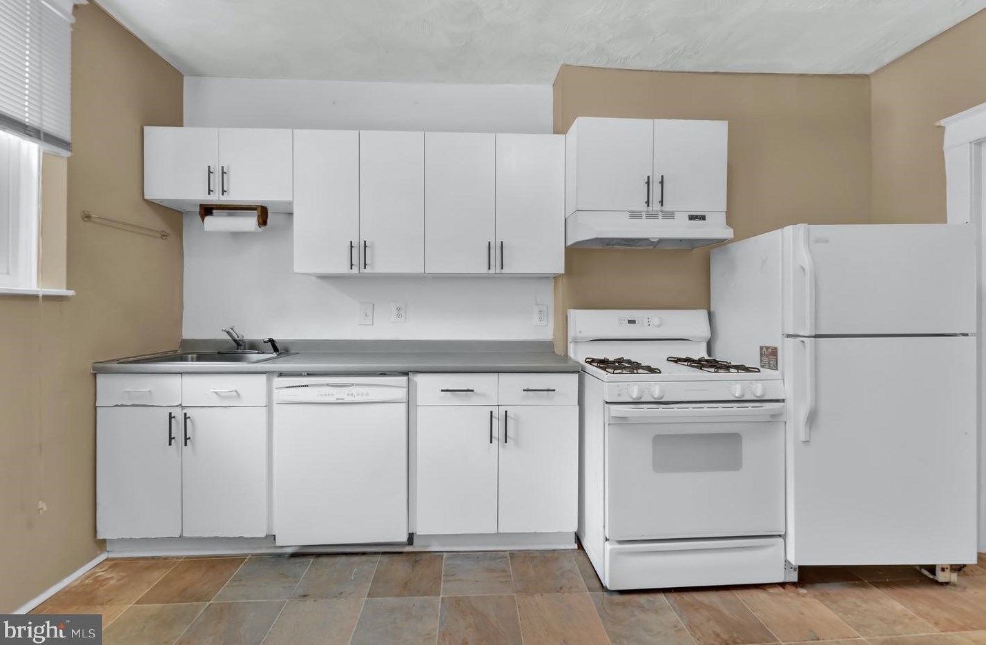 264 Robinson St, Baltimore MD  21224-4929 exterior