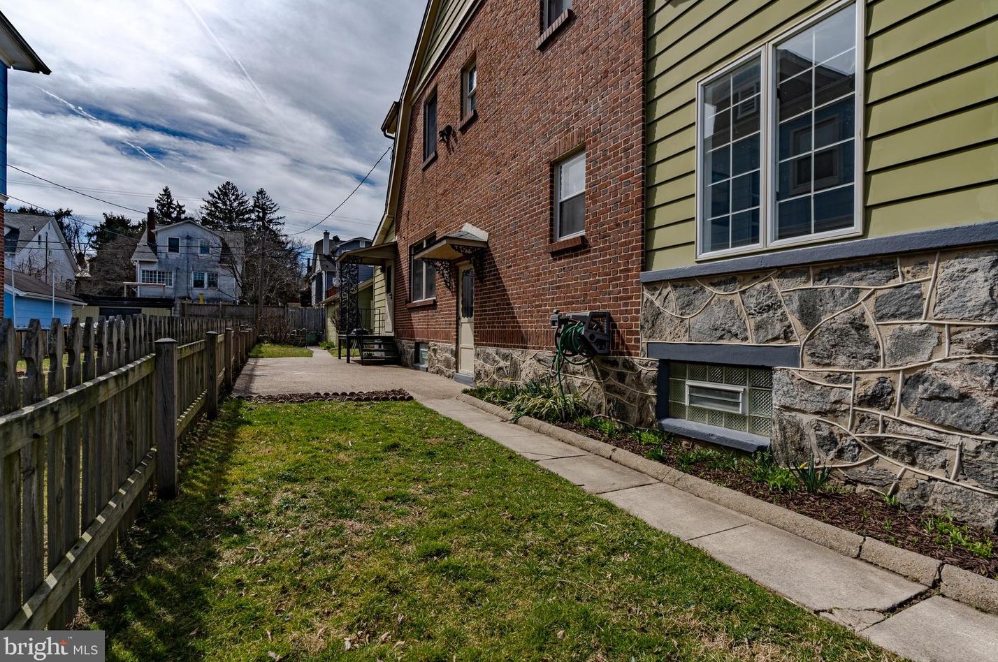 2211 Kentucky Ave, Baltimore MD 21213-1737 exterior