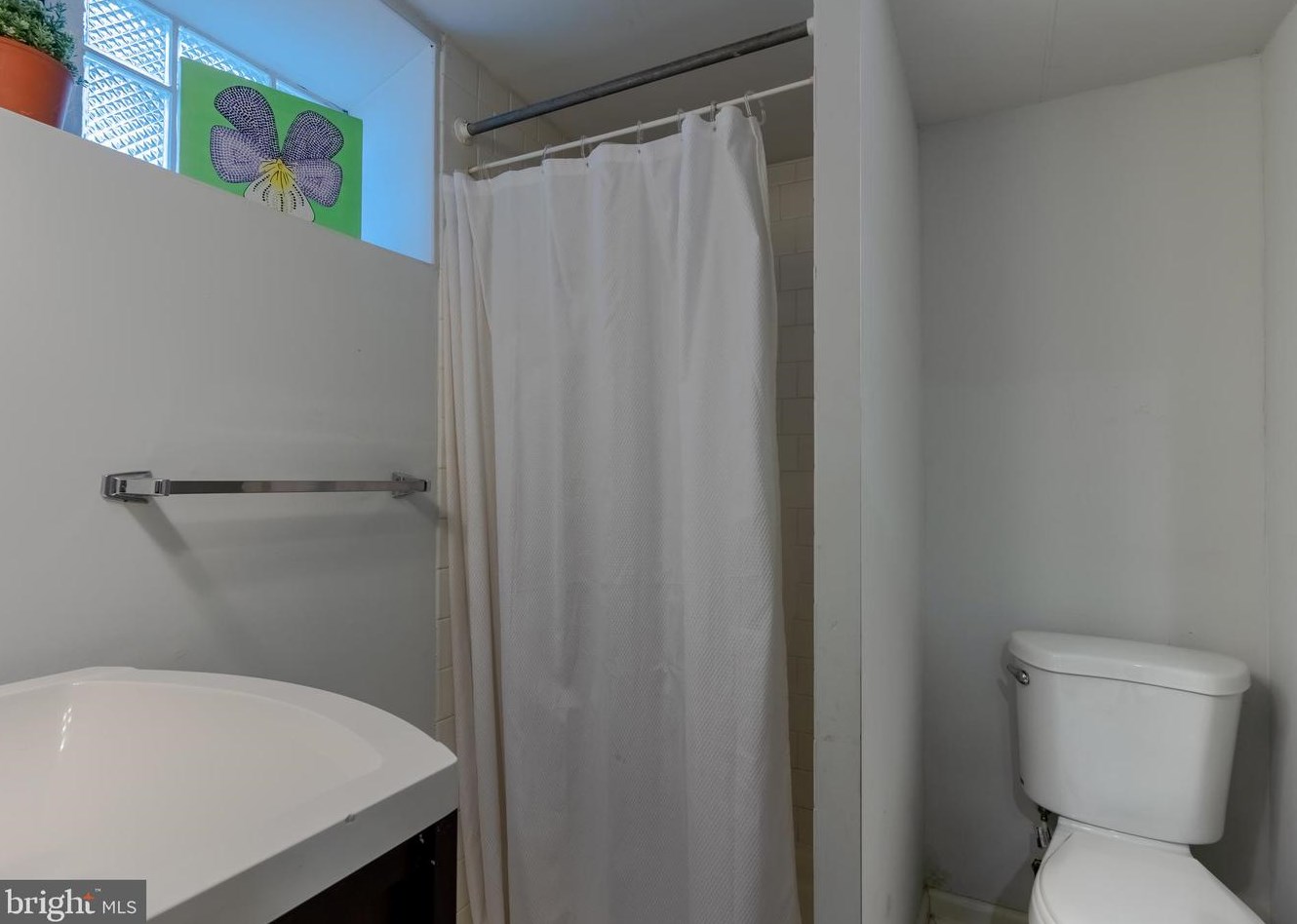 2211 Kentucky Ave, Baltimore MD 21213-1737 exterior