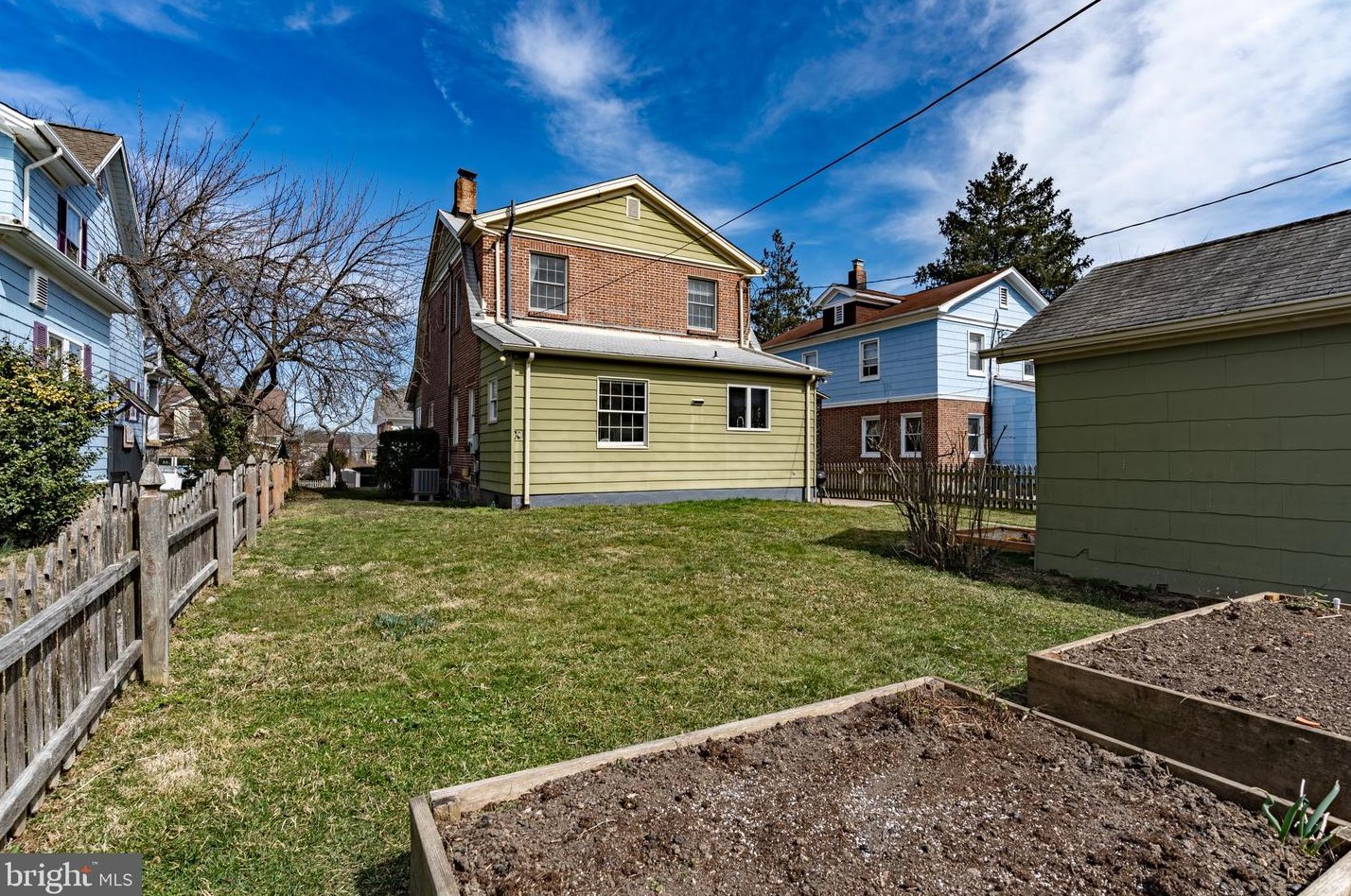 2211 Kentucky Ave, Baltimore MD 21213-1737 exterior