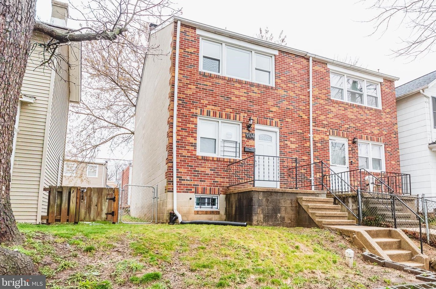 904 Homestead St, Baltimore MD  21218-3607 exterior