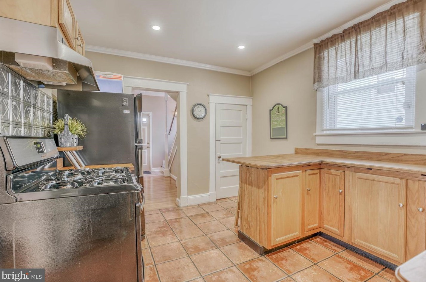 4602 Bayonne Ave, Baltimore MD 21206-2807 exterior