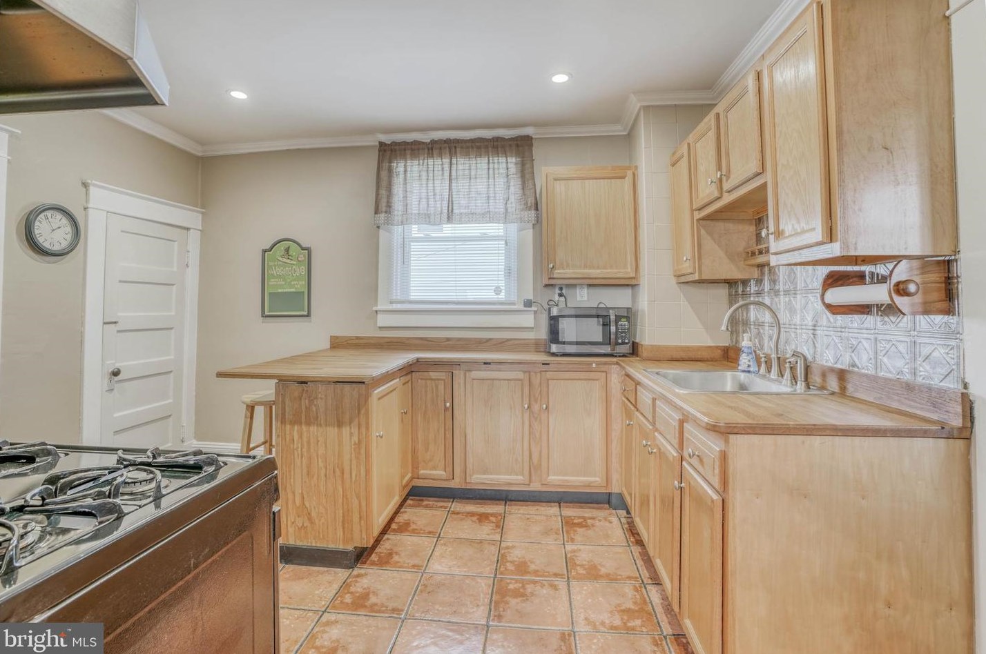 4602 Bayonne Ave, Baltimore MD 21206-2807 exterior