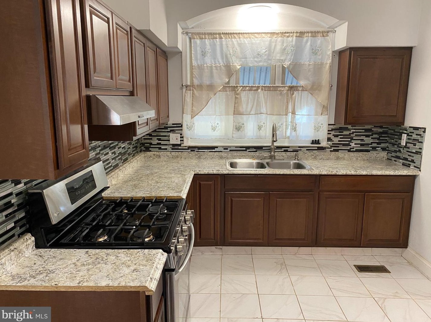 6704 Gary Ave, Baltimore MD  21222-1020 exterior