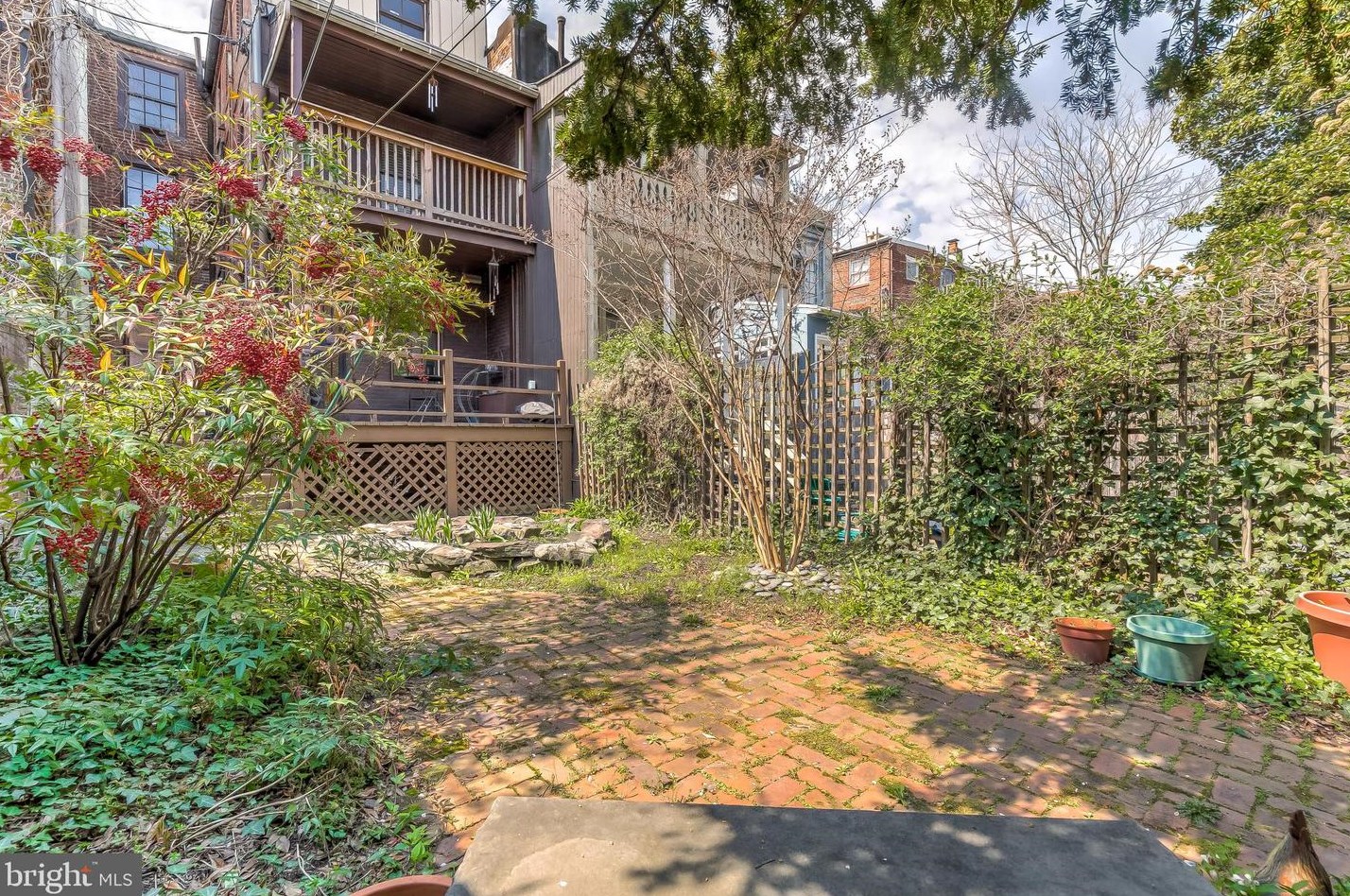 1423 Park Ave, Baltimore MD 21201-3612 exterior