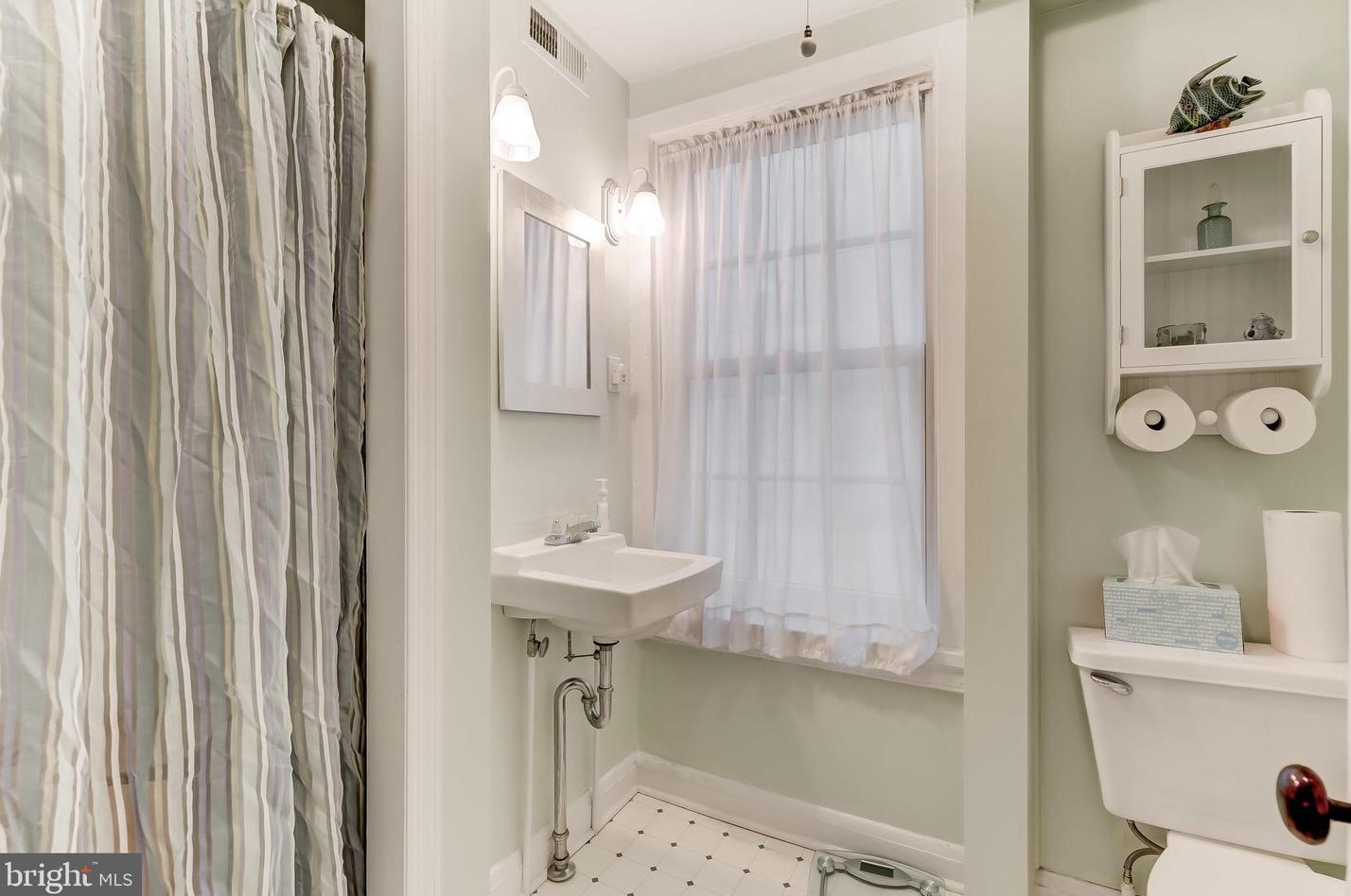 1423 Park Ave, Baltimore MD 21201-3612 exterior