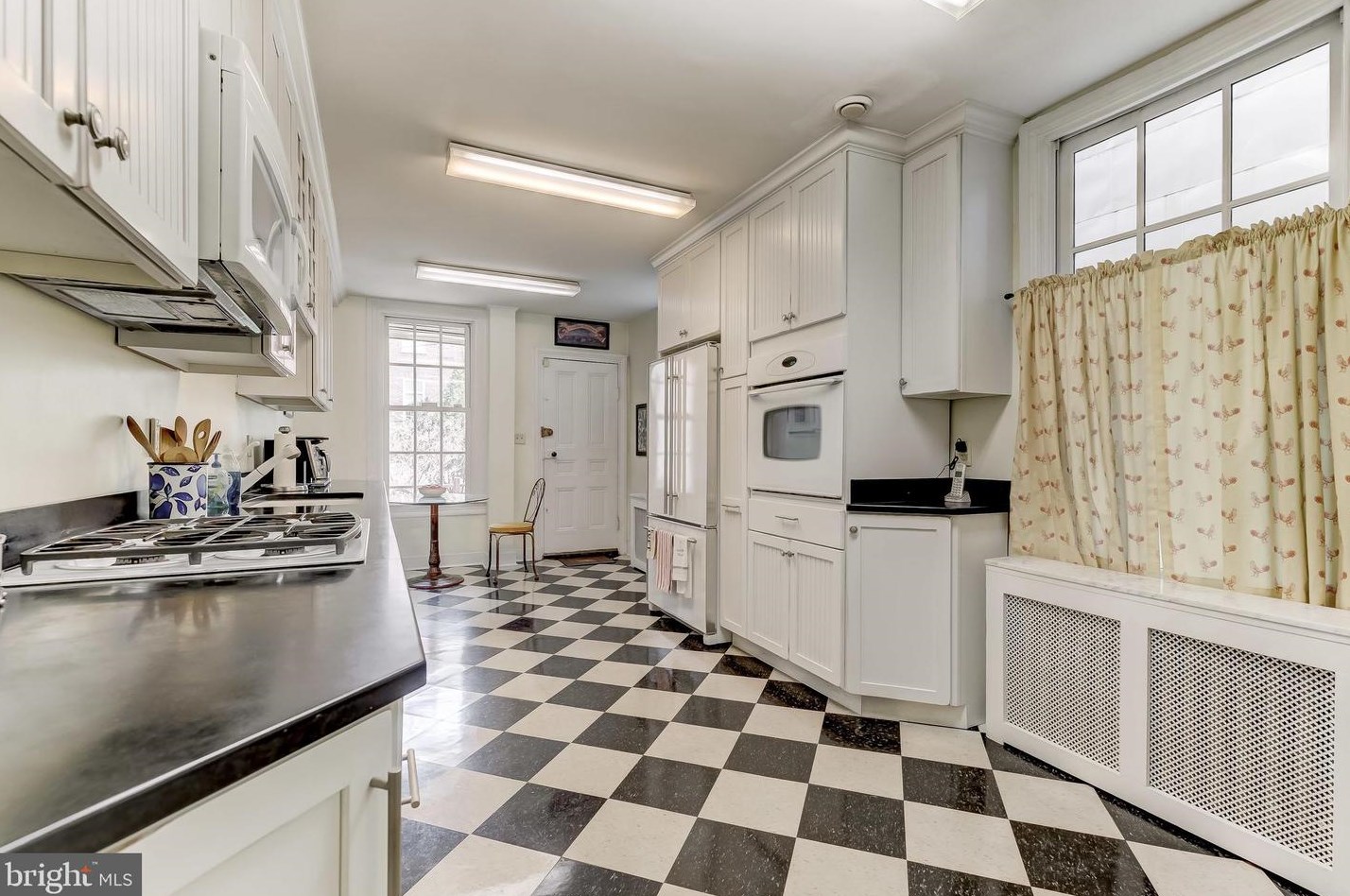 1423 Park Ave, Baltimore MD 21201-3612 exterior