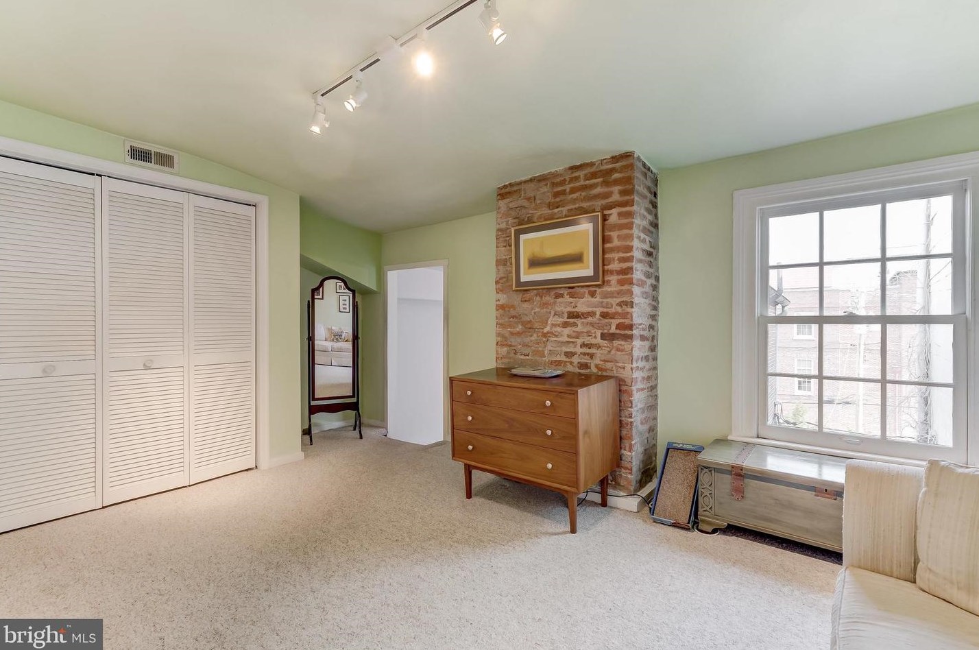 1423 Park Ave, Baltimore MD 21201-3612 exterior