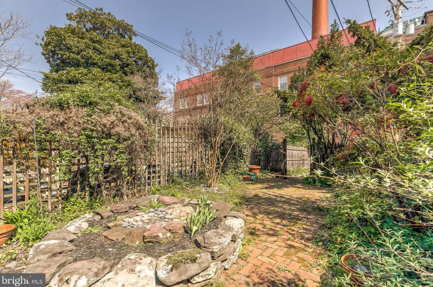 1423 Park Ave, Baltimore MD 21201-3612 exterior