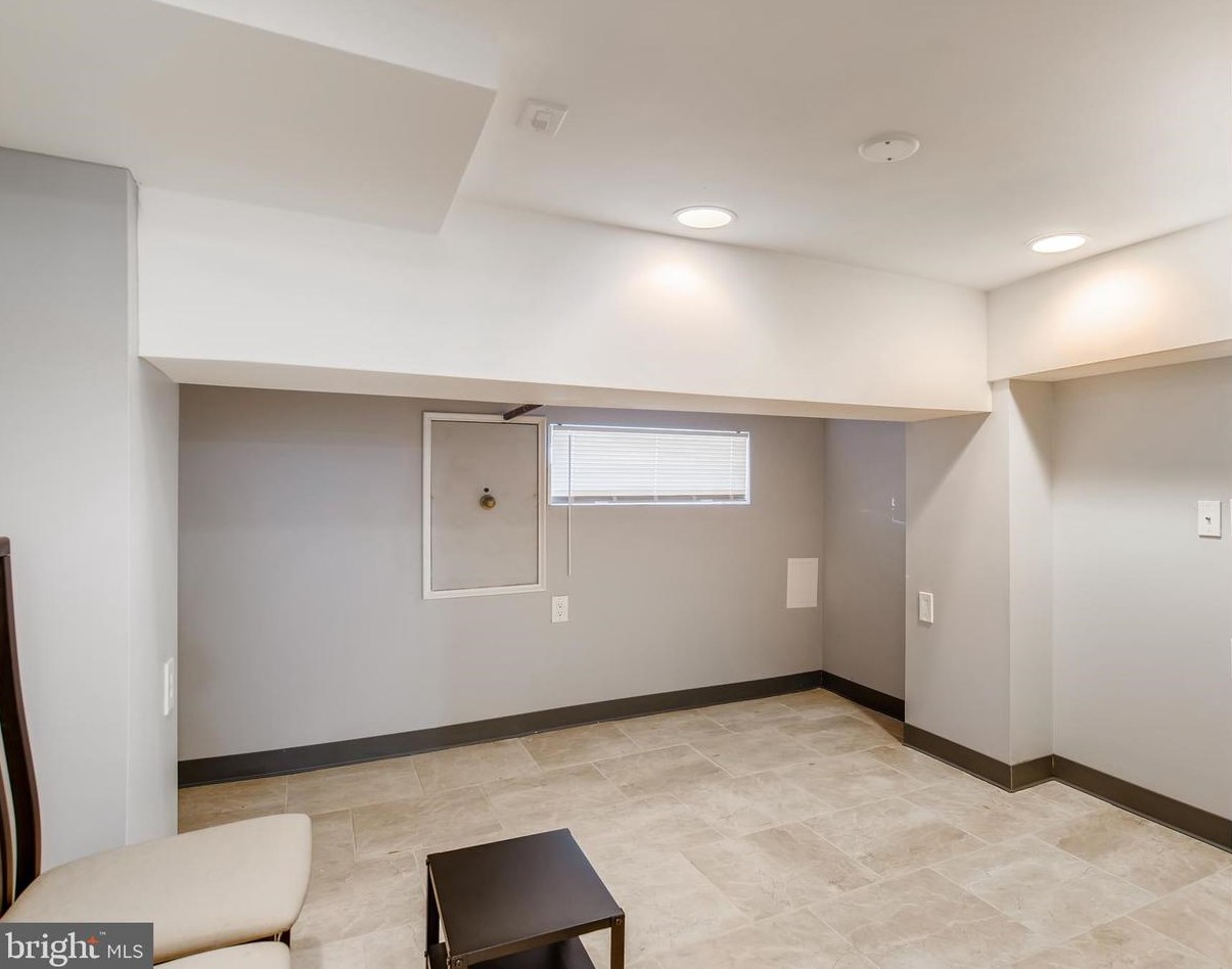 723 Curley St, Baltimore MD  21205-2717 exterior