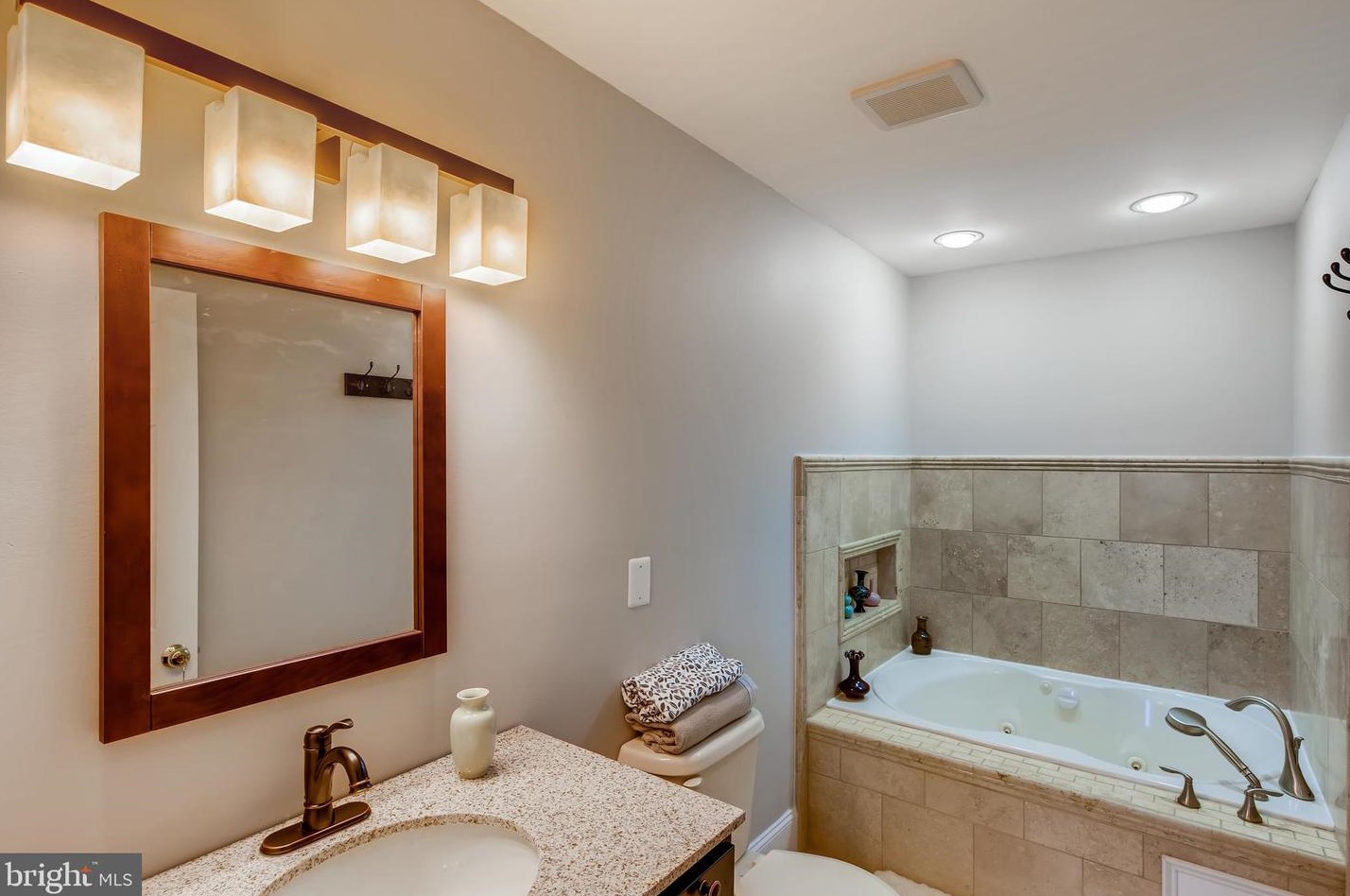 723 Curley St, Baltimore MD  21205-2717 exterior