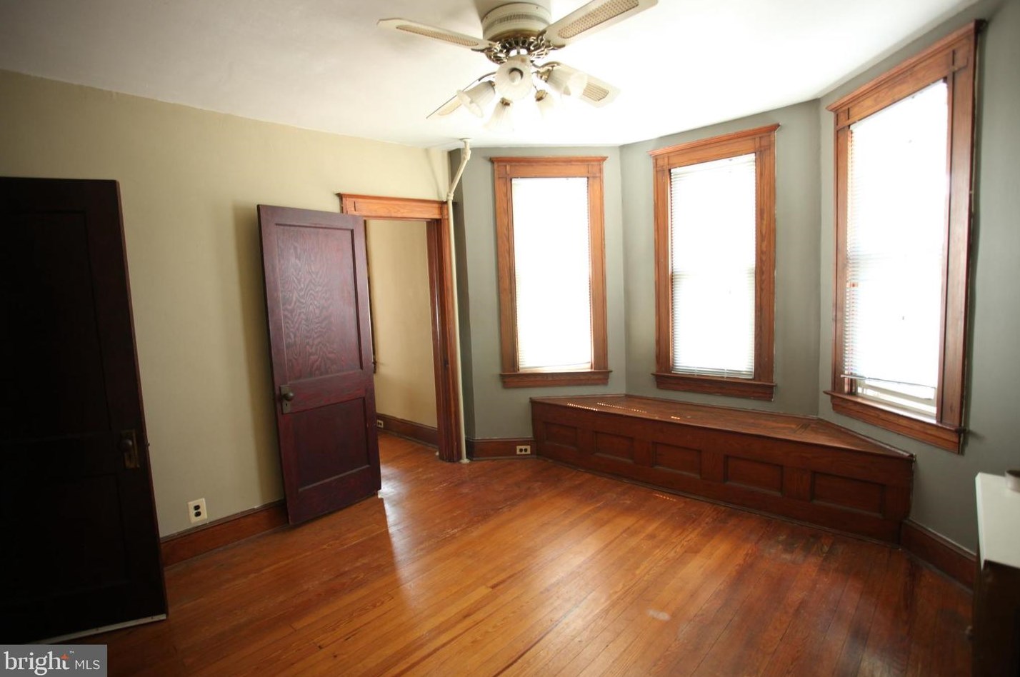 2906 Echodale Ave, Baltimore MD  21214-2210 exterior