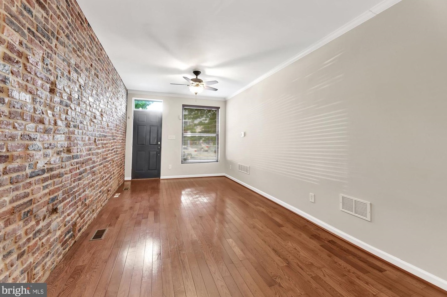 827 Montford Ave, Baltimore MD  21205-1619 exterior