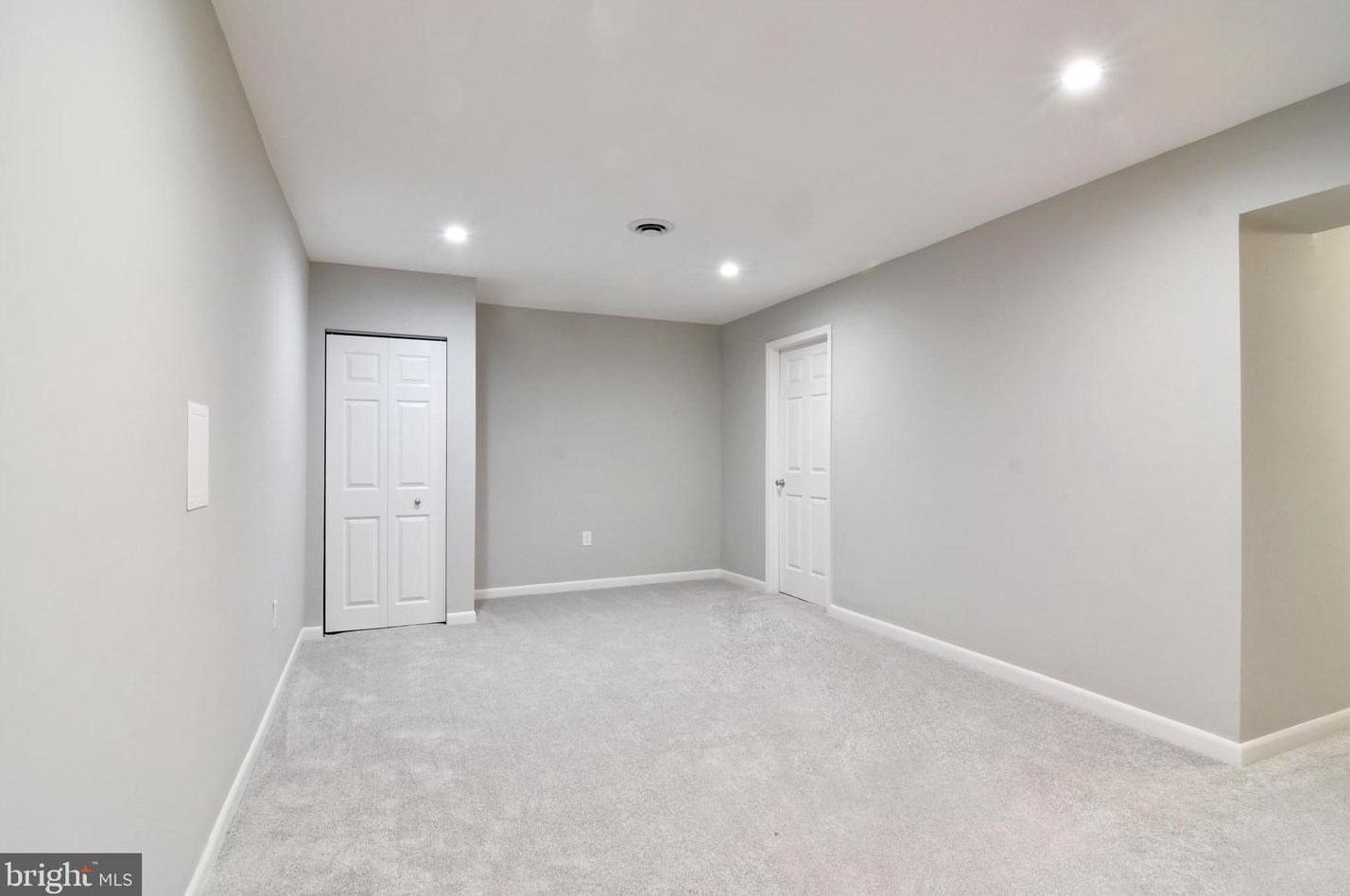 4420 Roland Spring Dr, Baltimore MD  21210-2707 exterior