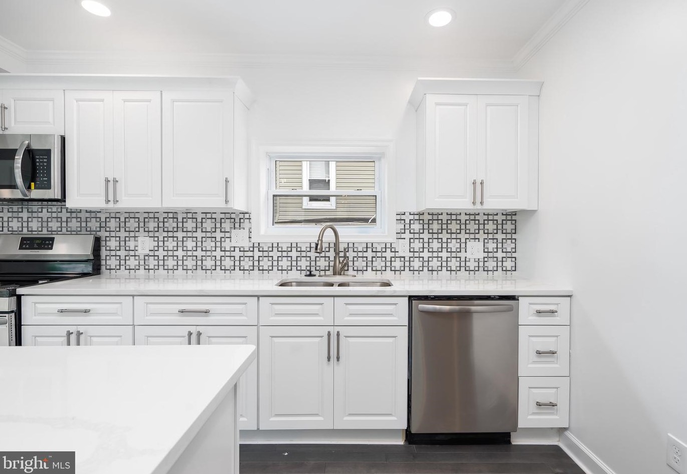 512 Rossiter Ave, Baltimore MD  21212-4507 exterior