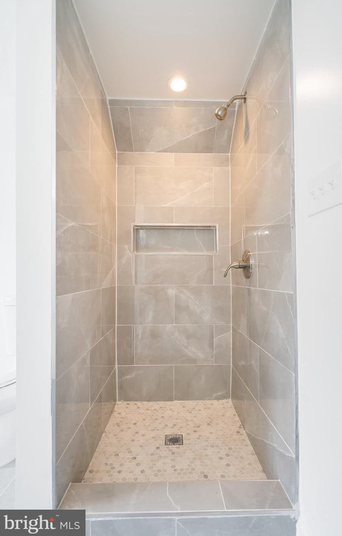 512 Rossiter Ave, Baltimore MD  21212-4507 exterior