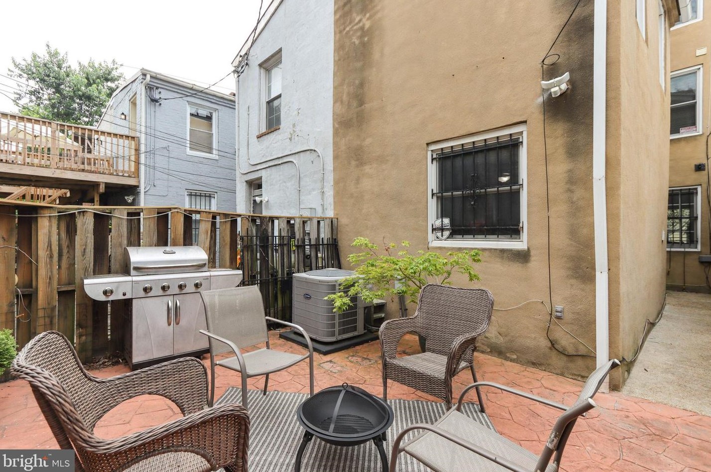 660 Portland St, Baltimore MD  21230-2220 exterior