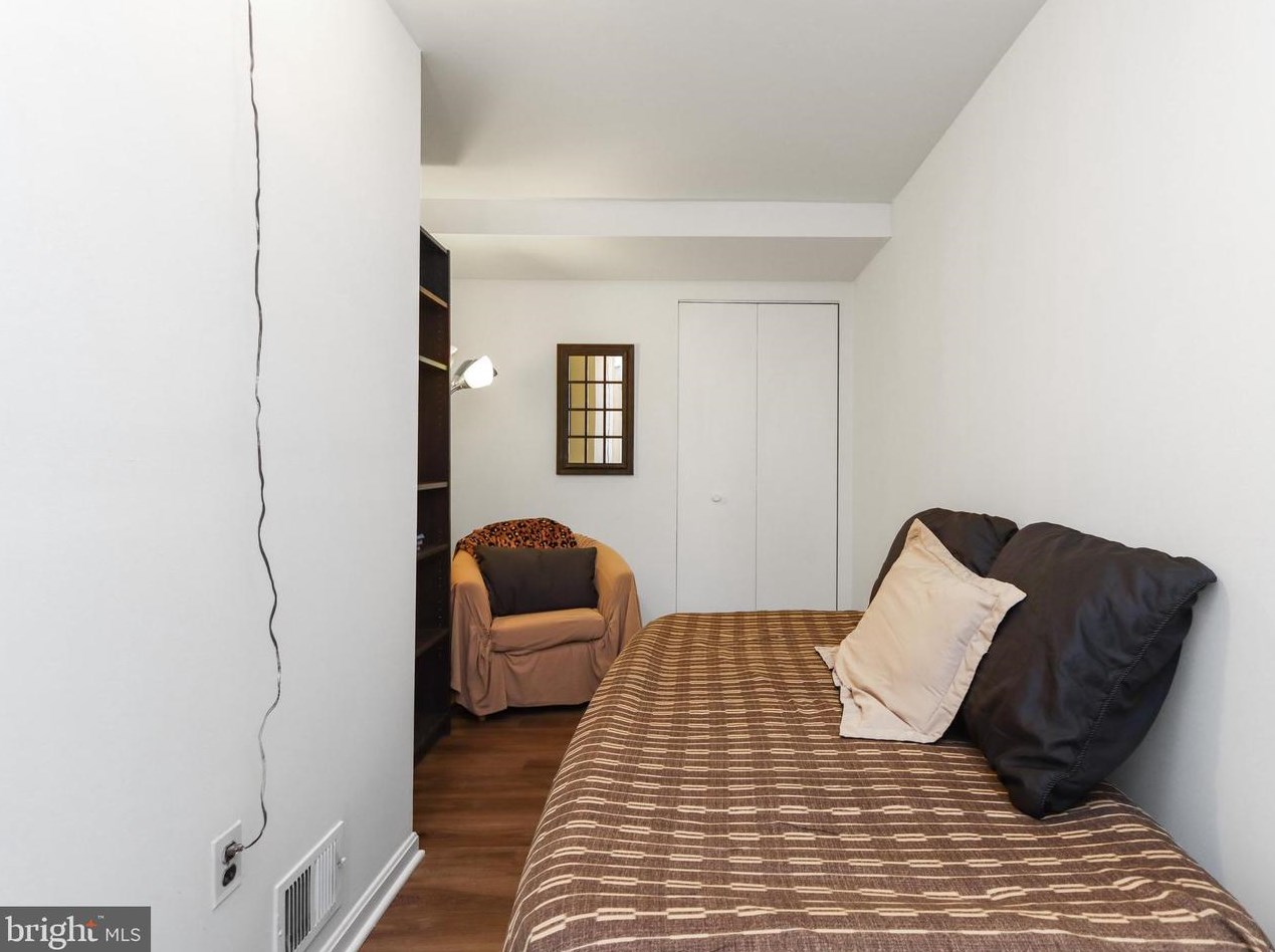 660 Portland St, Baltimore MD  21230-2220 exterior