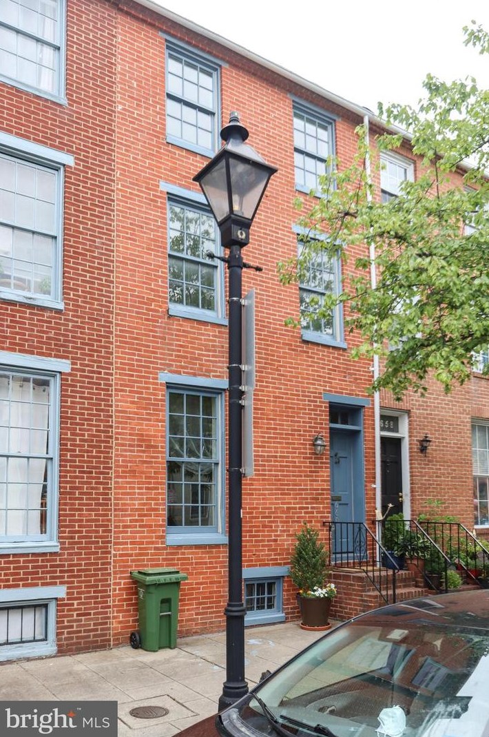 660 Portland St, Baltimore MD  21230-2220 exterior