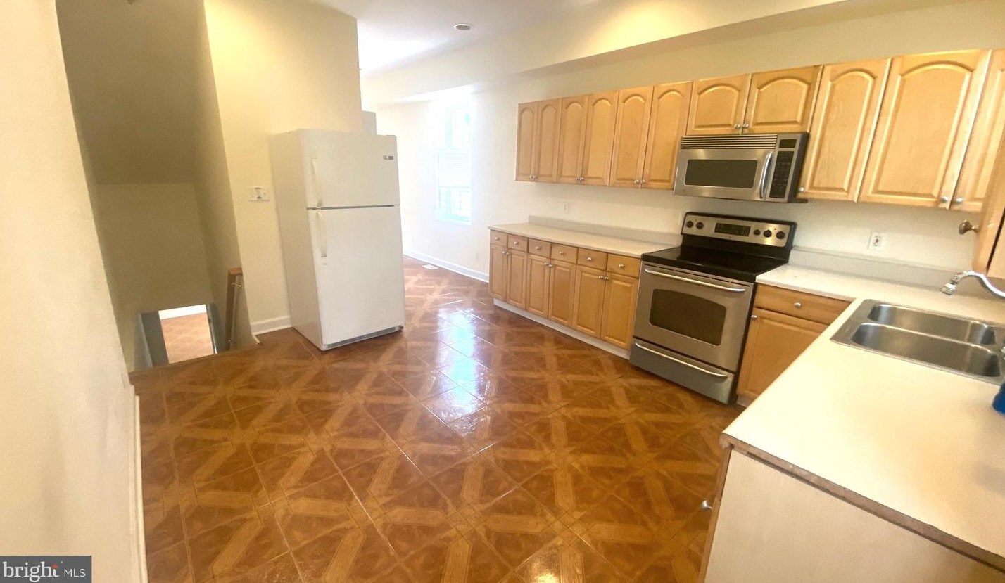 2641 Howard St, Baltimore MD  21218-4508 exterior