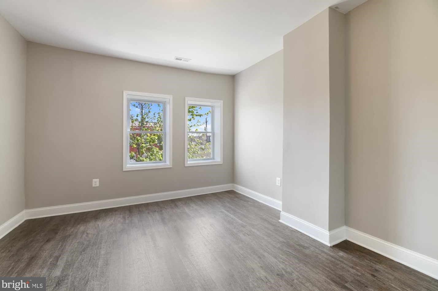 506 Montford Ave, Baltimore MD  21205-2523 exterior
