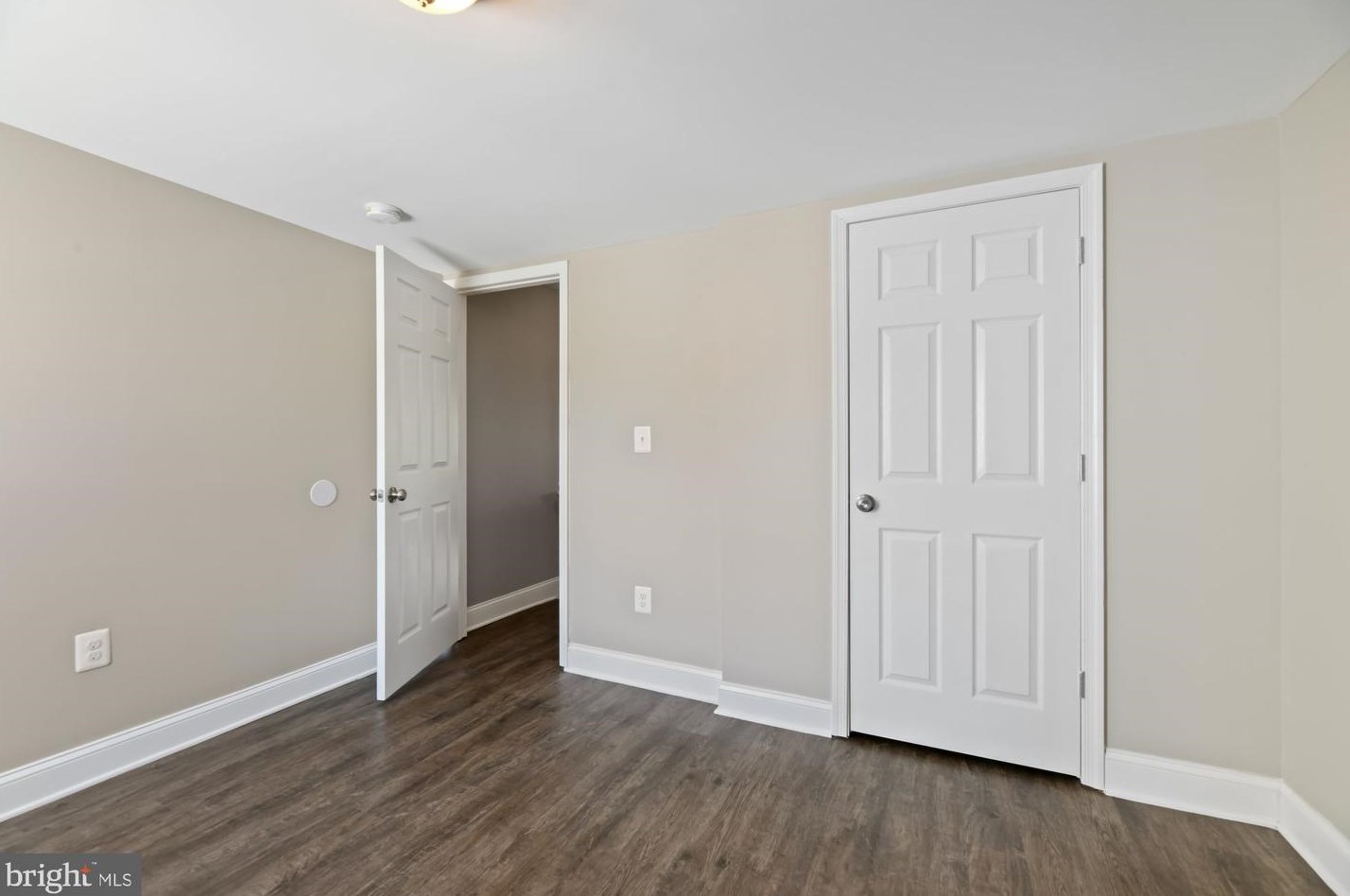 506 Montford Ave, Baltimore MD  21205-2523 exterior