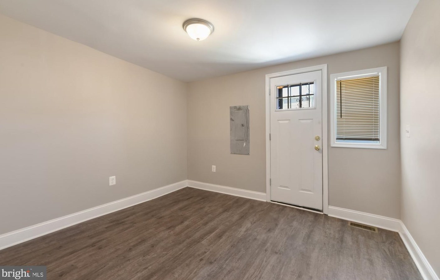 506 Montford Ave, Baltimore MD  21205-2523 exterior