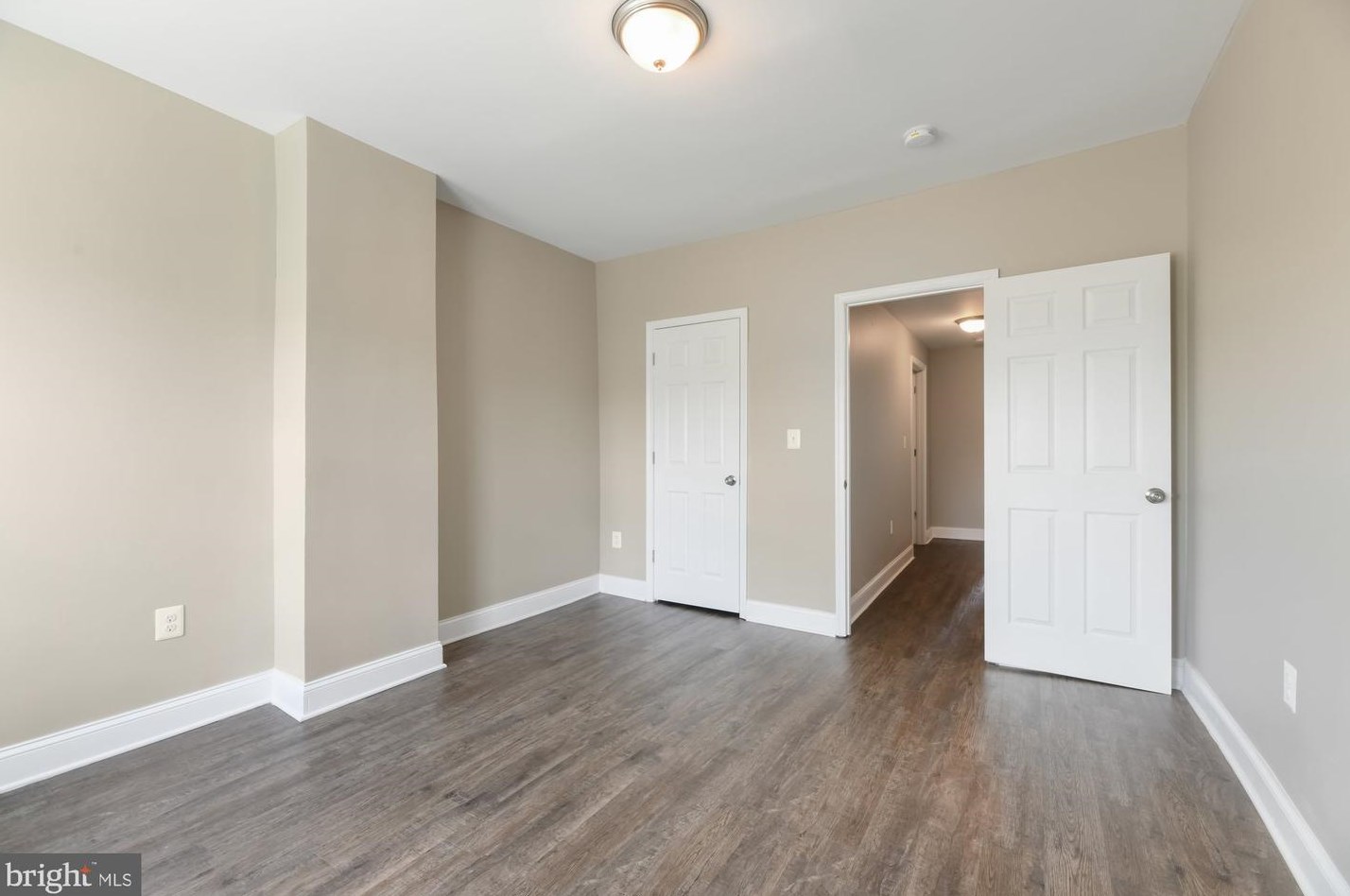 506 Montford Ave, Baltimore MD  21205-2523 exterior