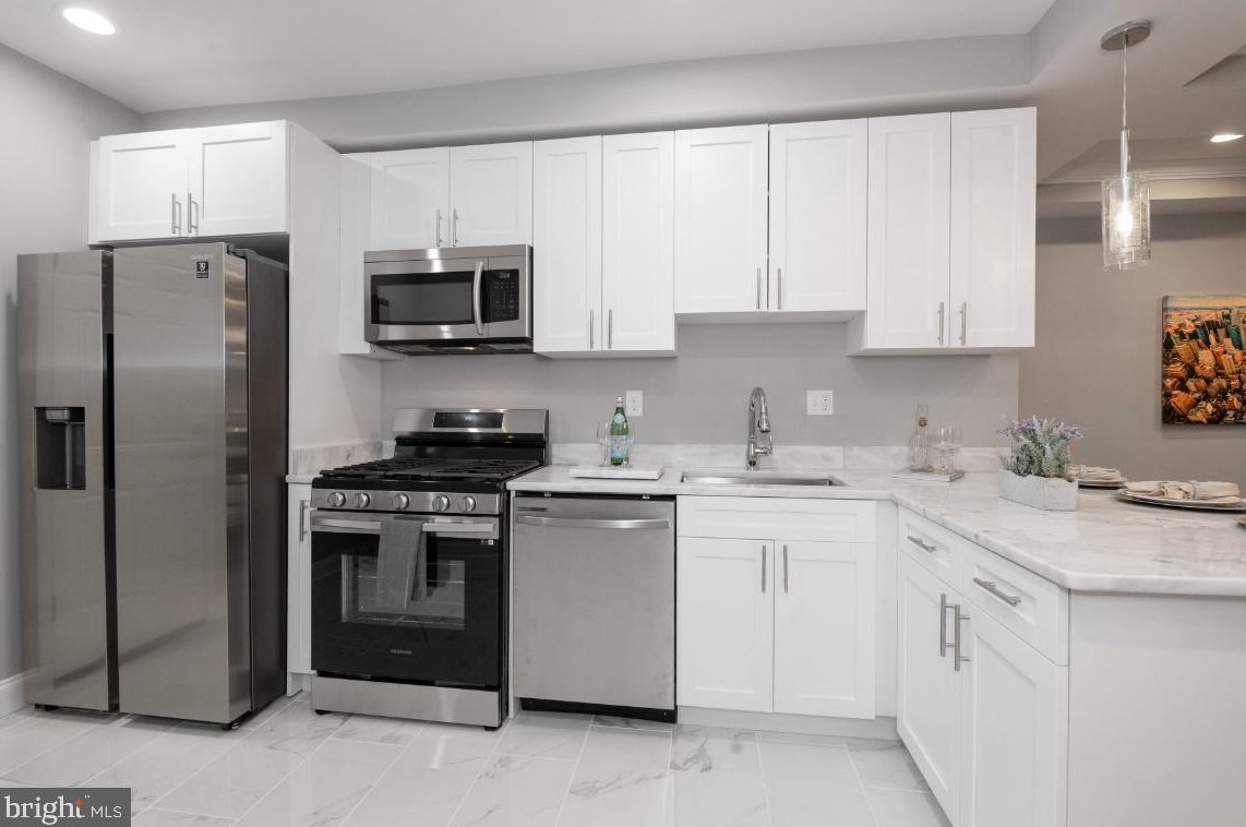 5 Rosedale St, Baltimore MD  21229-3739 exterior