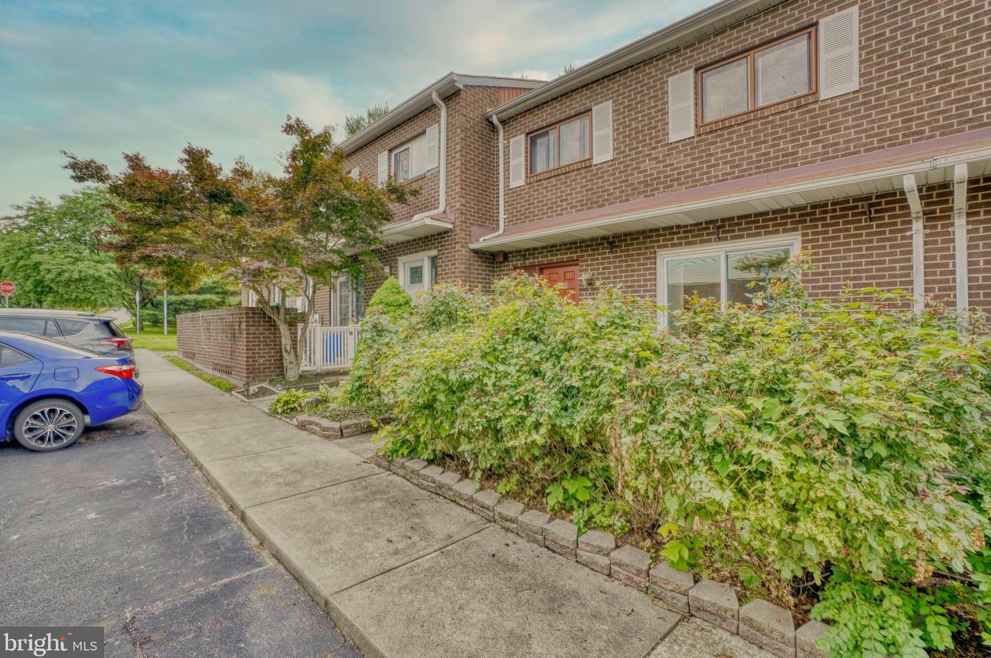 1908 Autumn Frost Ln, Baltimore MD  21209-1106 exterior