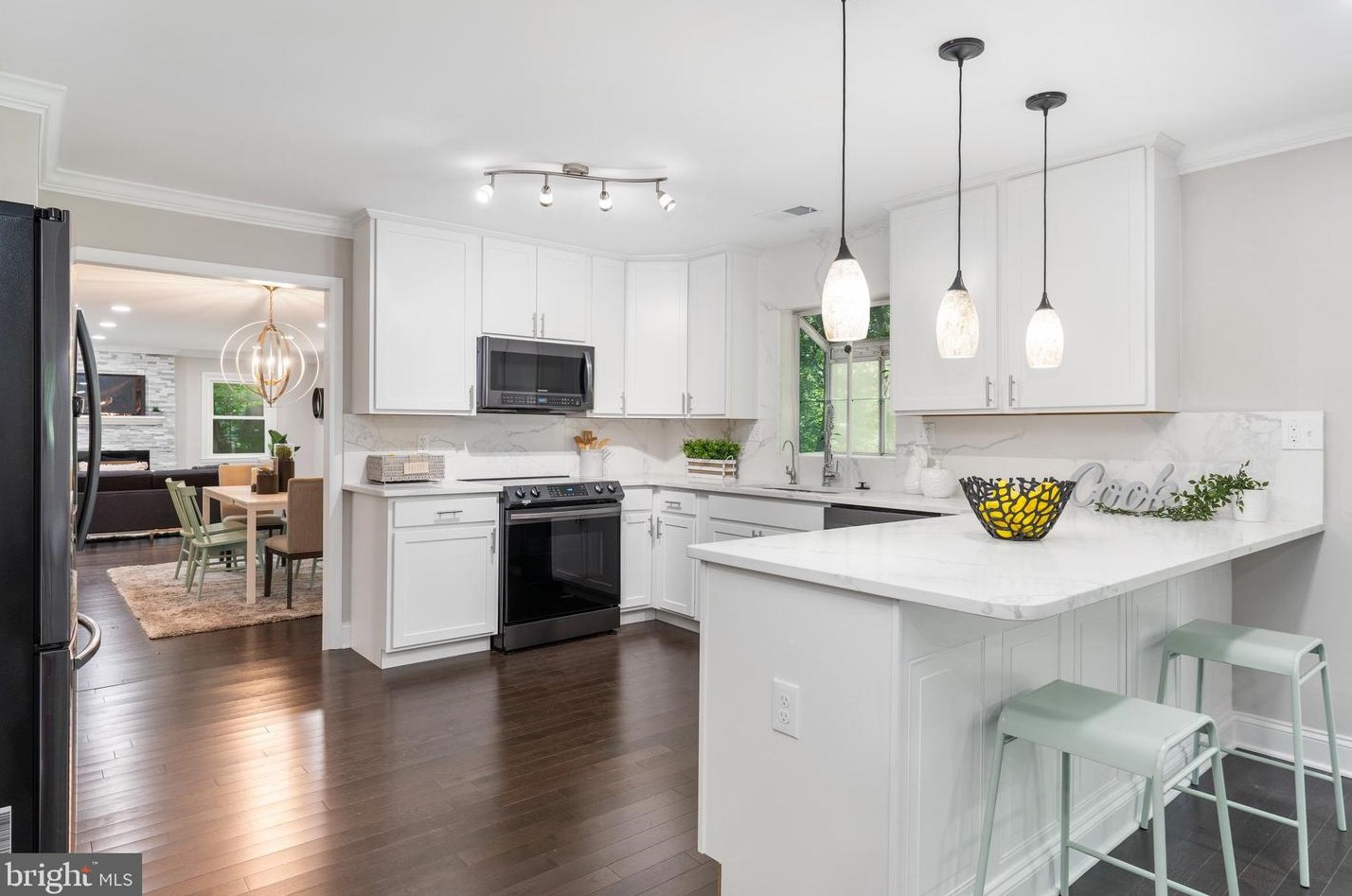 7725 Grasty Rd, Baltimore MD  21208-3404 exterior