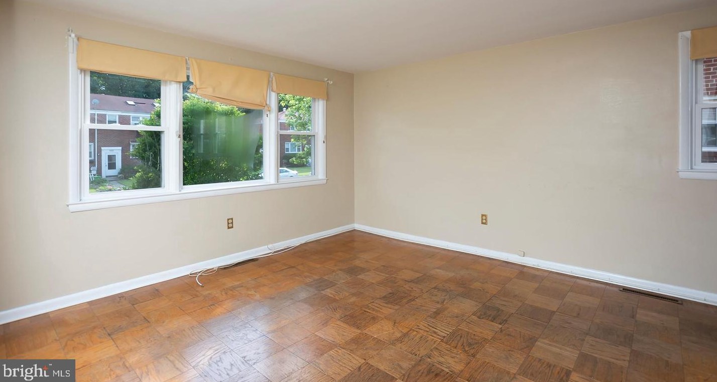 928 Circle Dr, Baltimore MD  21227-2322 exterior