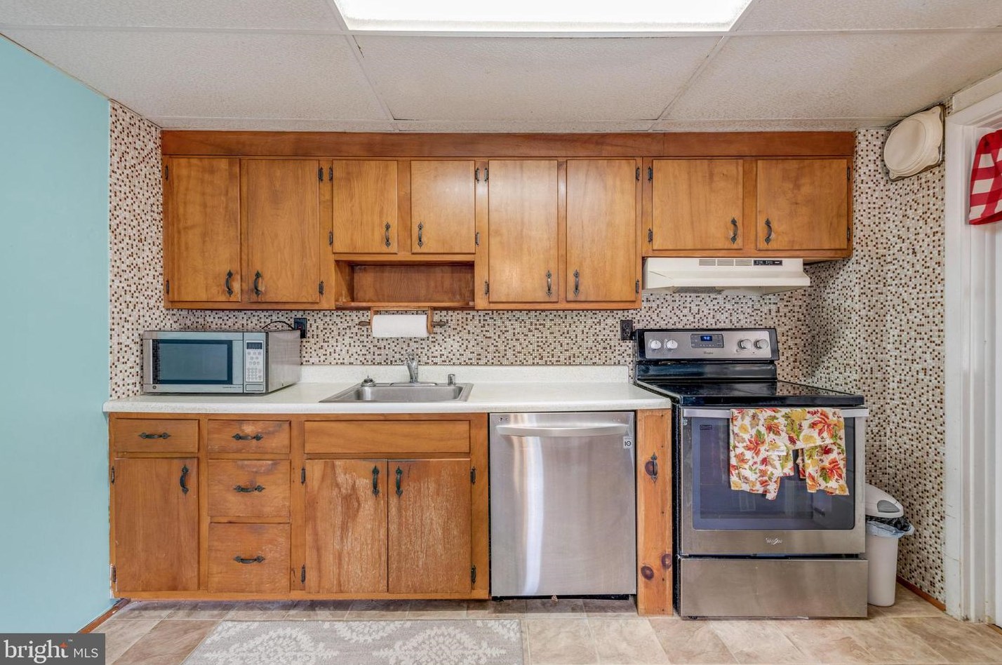 3208 Ryerson Cir, Baltimore MD 21227-4717 exterior