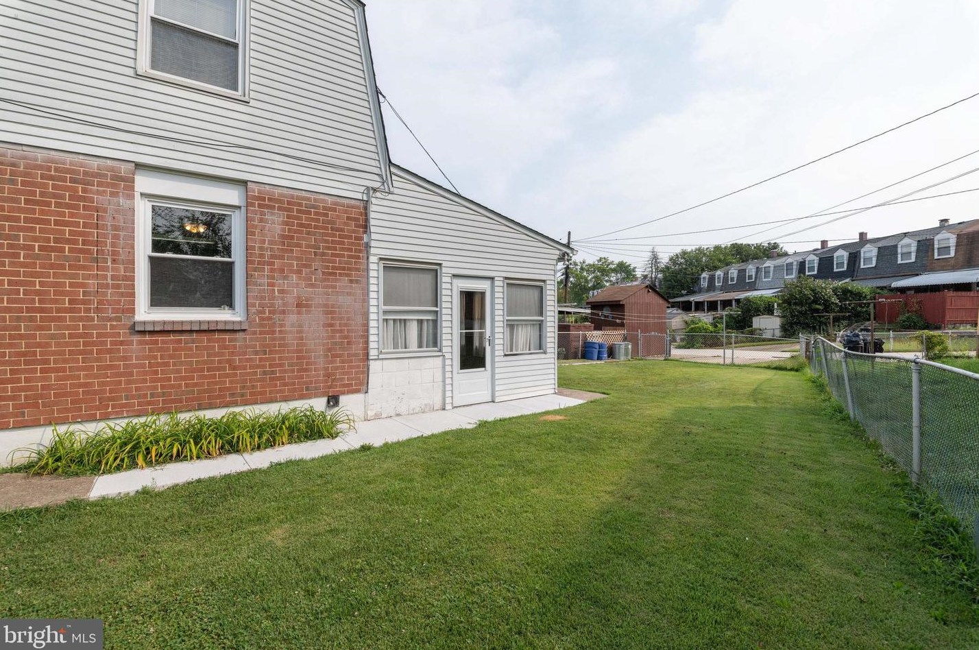 3208 Ryerson Cir, Baltimore MD 21227-4717 exterior