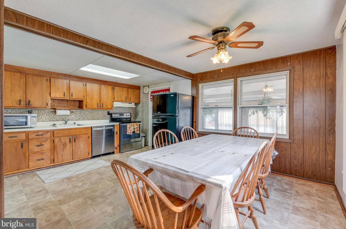 3208 Ryerson Cir, Baltimore MD 21227-4717 exterior