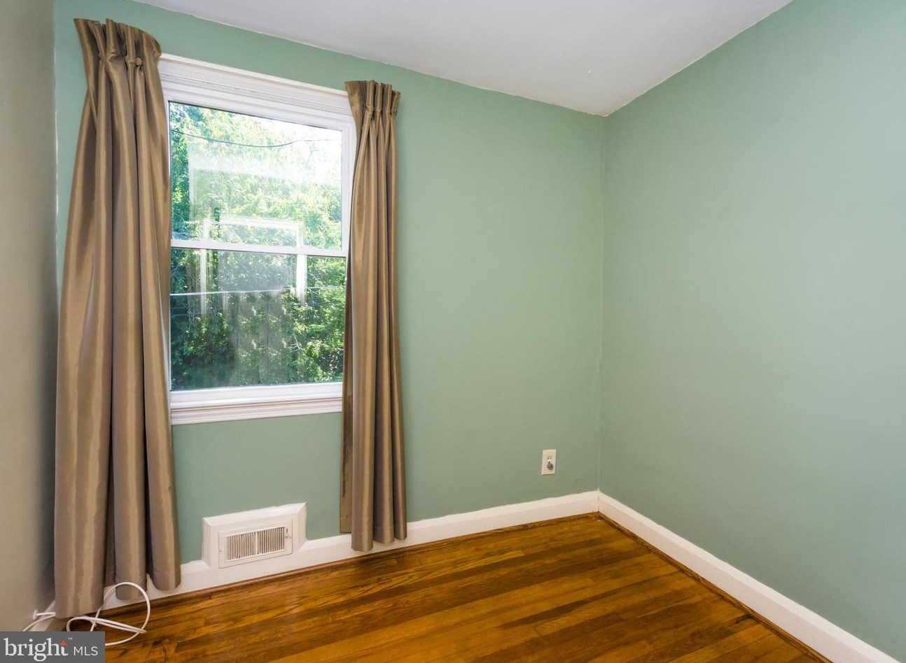 17 Briarwood Rd, Baltimore MD  21228-2002 exterior