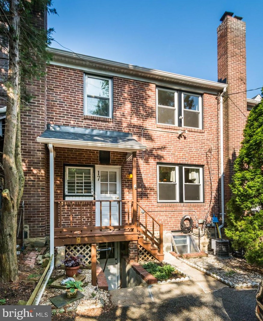 17 Briarwood Rd, Baltimore MD  21228-2002 exterior