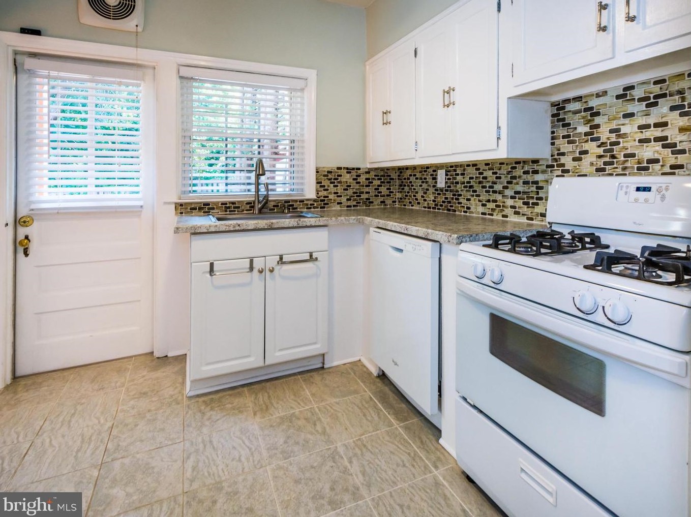 17 Briarwood Rd, Baltimore MD  21228-2002 exterior