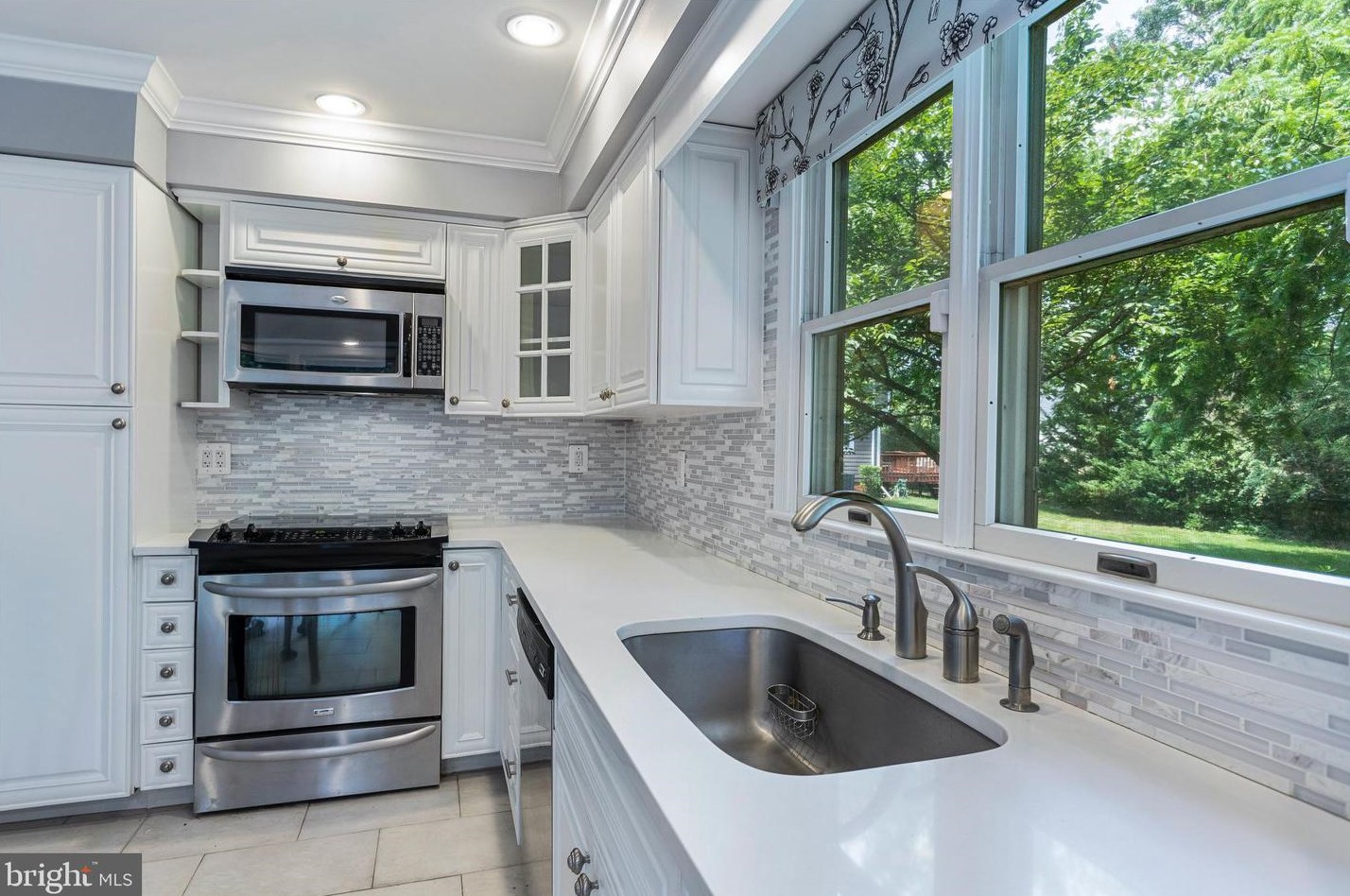 91 River Oaks Cir, Baltimore MD  21208-6356 exterior